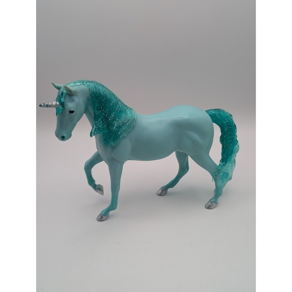 Breyer Paddock Pals Nova Unicorn Aqua Teal Blue Glitter Mane Toy Model Horse